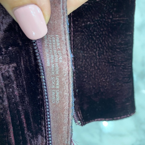 Earth Sparta Velvet Ankle Boots in Deep Burgundy size 9 Fall Feminine Romantic - Picture 6 of 13